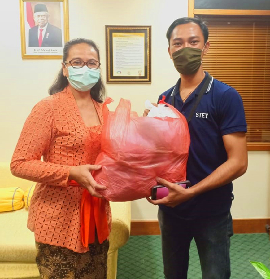 Nusa Dua Beach Hotel & Spa, Bali participates in Donating Face Masks to the Local Community